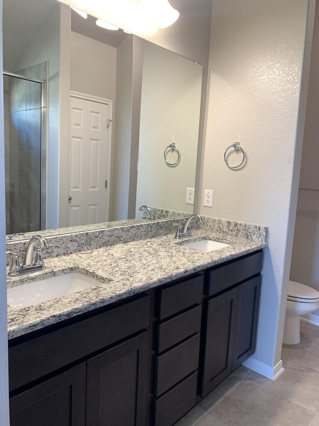 Building Photo - 1329 Aurora Grv Bnd