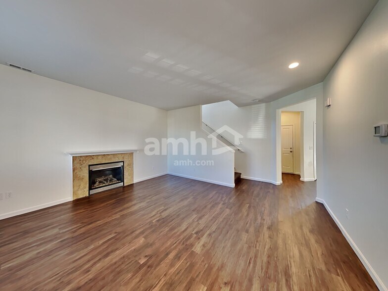 Building Photo - 5935 Colorado Ave SE