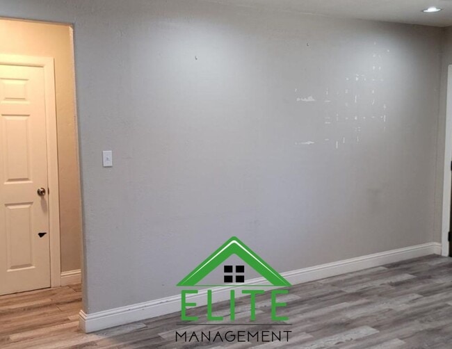 Building Photo - Beautiful 3-bedroom & 3 bathroom Home