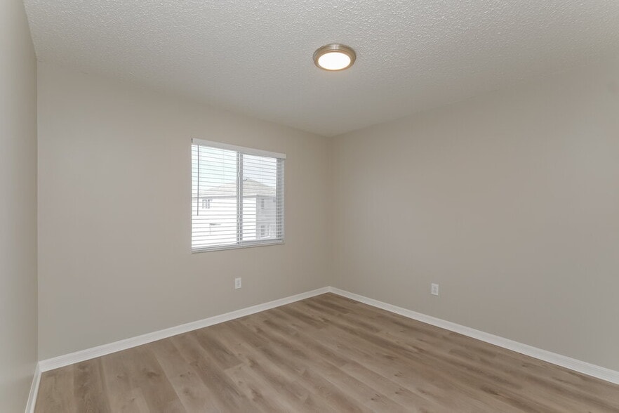 Building Photo - 12812 Longcrest Dr