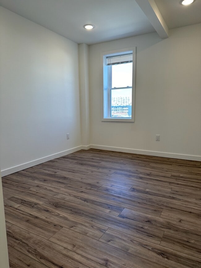 Building Photo - 167 S New York Ave