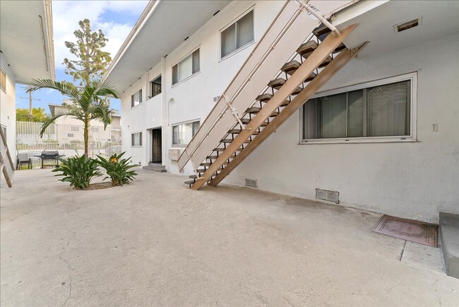 Building Photo - 3116 W 99th St