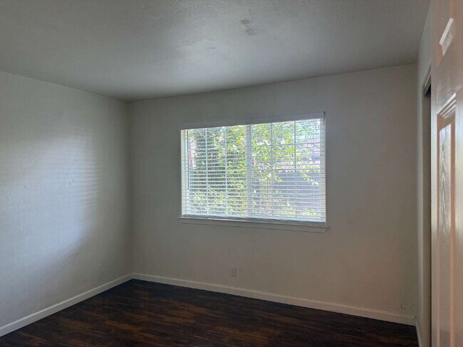 Building Photo - West San Jose Apartment