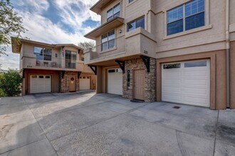 Building Photo - 221 Spring St