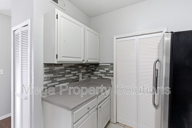 Building Photo - 5507 Legacy Crescent Pl