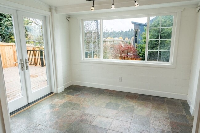 Building Photo - 4Bd/2.5Ba Seattle House