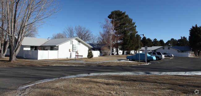 Building Photo - Goosecreek Manor