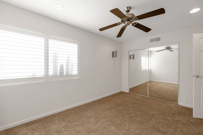 Building Photo - 50% OFF FIRST MONTH!! Charming 2-Bedroom C...