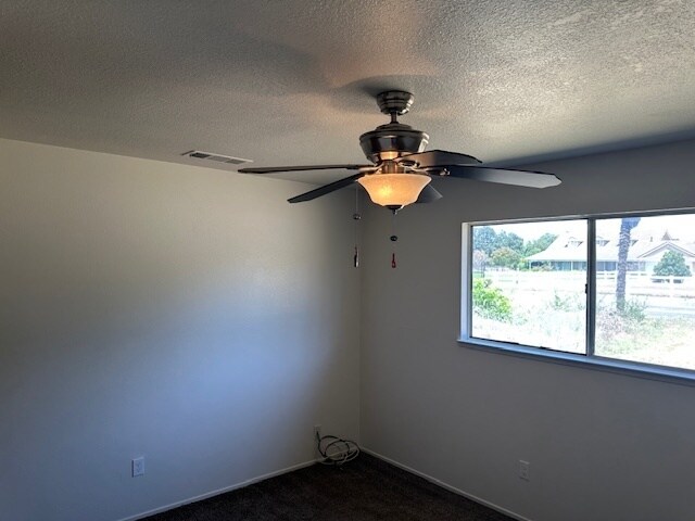 Building Photo - East Modesto Country Living, 3 Bedrooms 2 Bathrooms