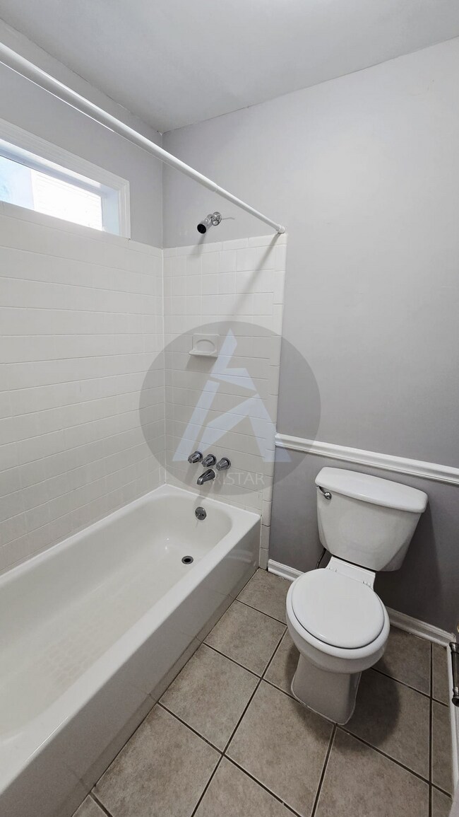 Building Photo - 180 Moonshadow Ct