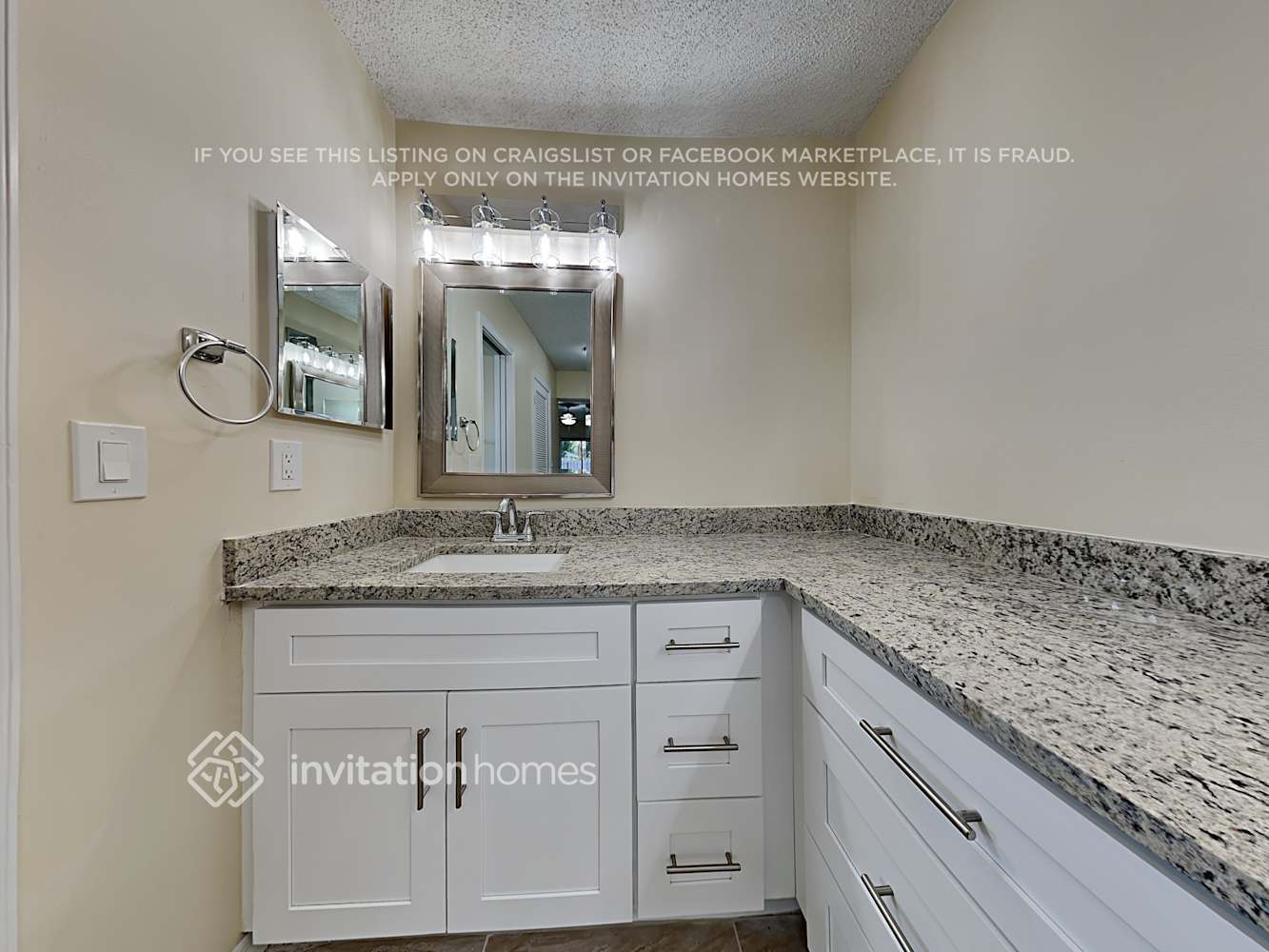 Building Photo - 13598 Jonquil Pl