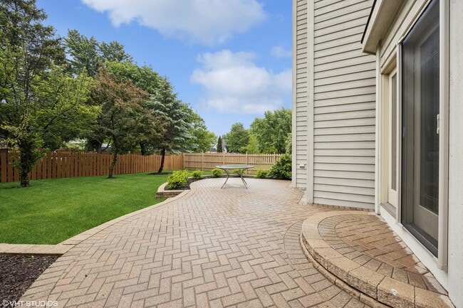 Building Photo - 1040 Buckingham Dr
