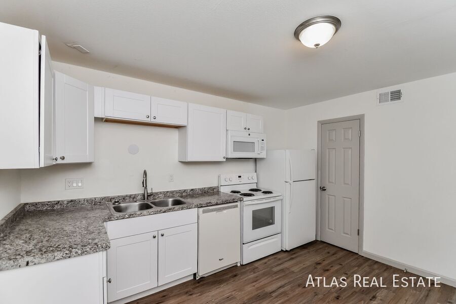 Building Photo - 2107 Preuss Rd