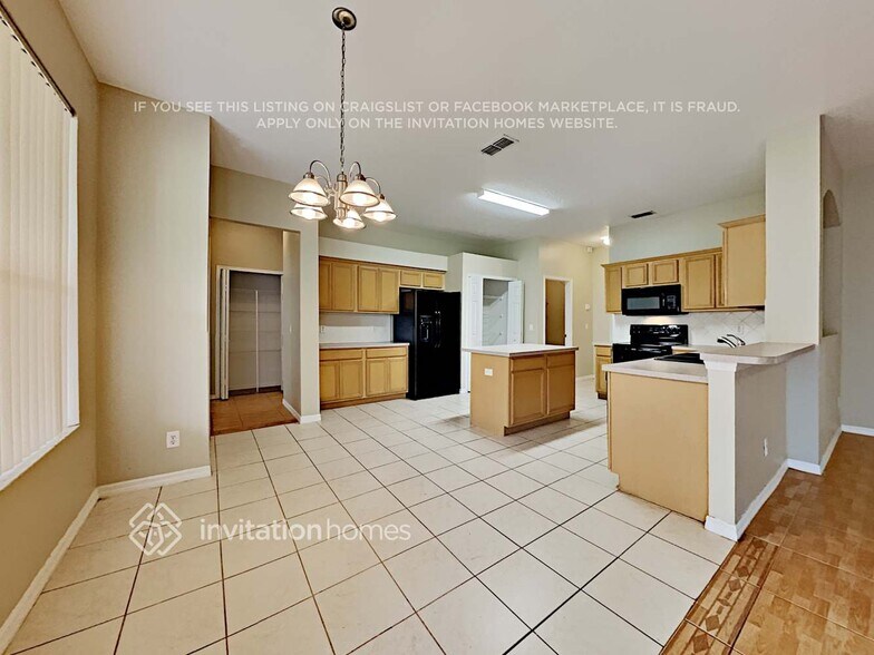 Building Photo - 13326 Rosemeade Cove