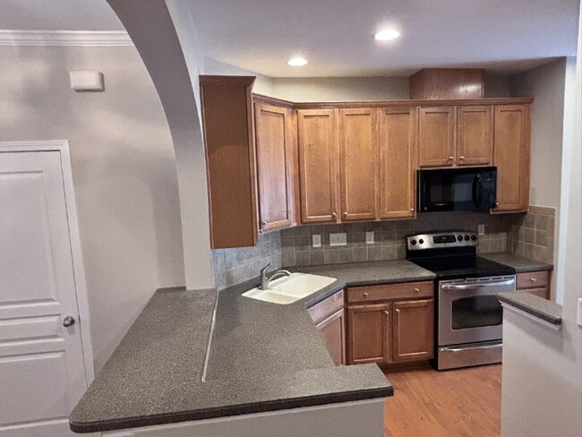 Building Photo - 10106 Raven Tree Dr