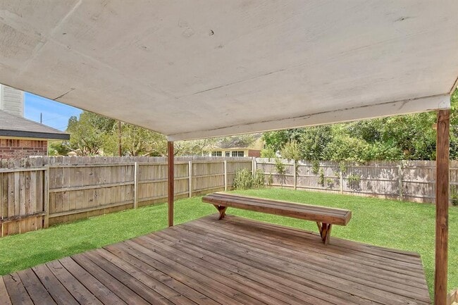 Building Photo - 16908 Ardisia Dr