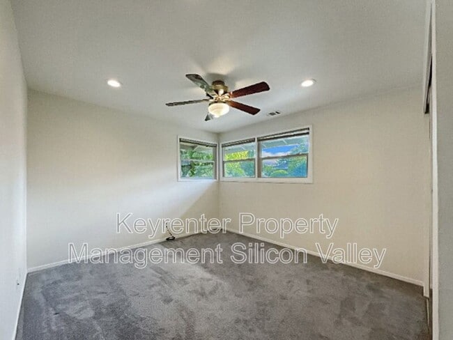 Building Photo - 1814 Woodside Rd