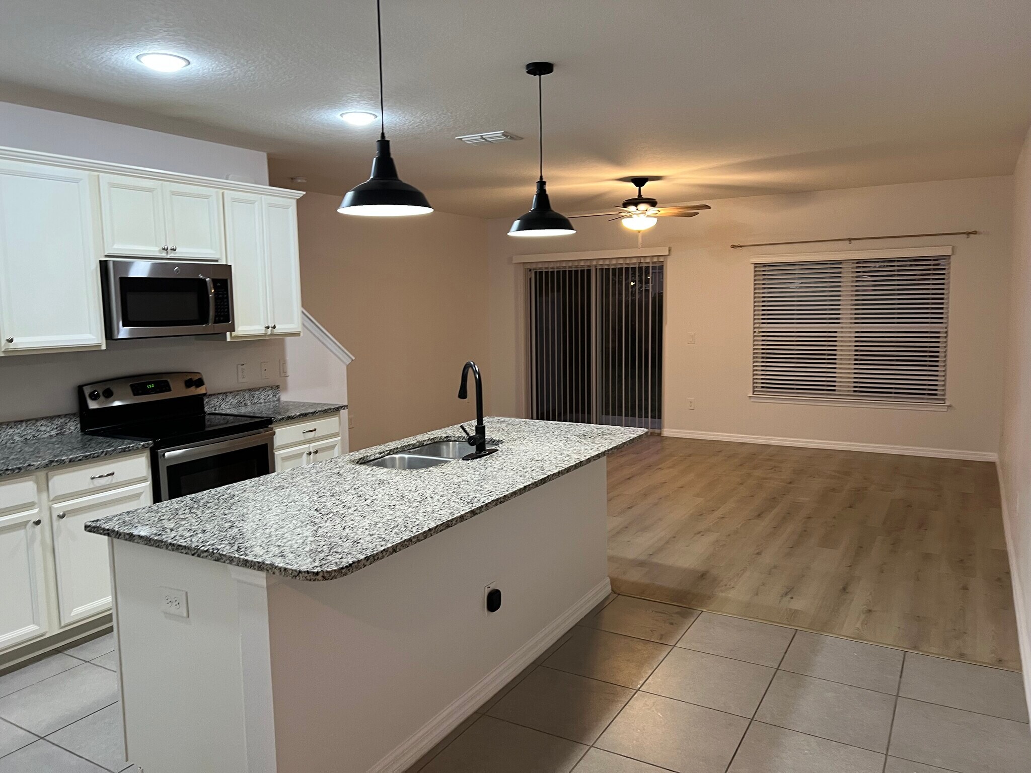 Building Photo - 600 Northern Way