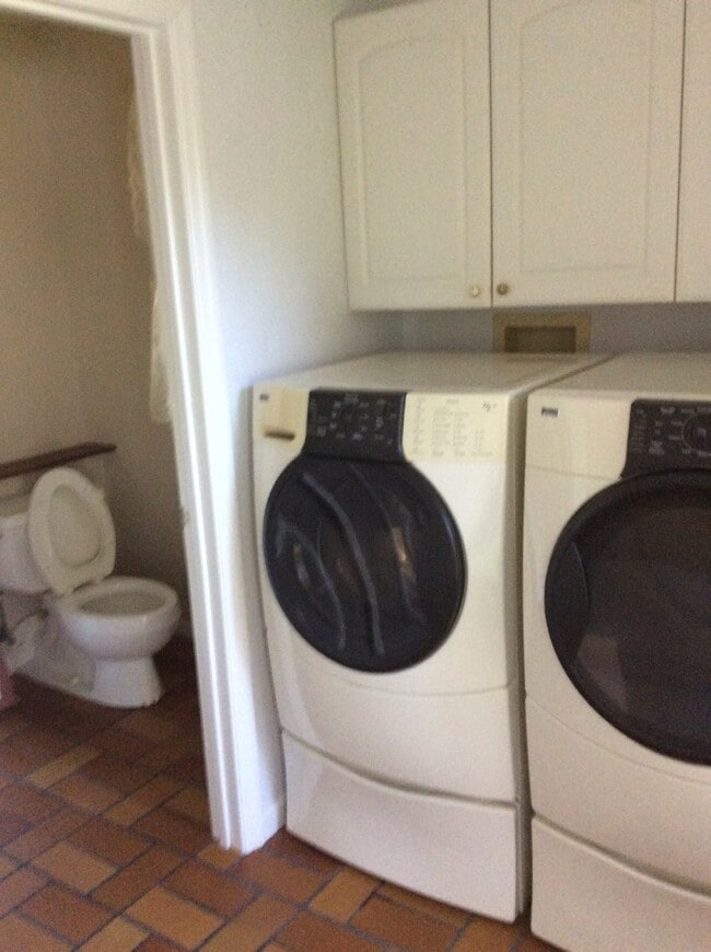 Building Photo - Hilton Head Plantation Ranch Style Home With Lagoon View!