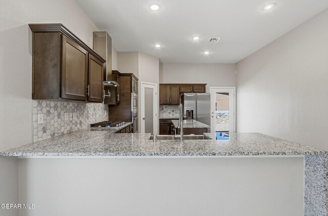 Building Photo - 909 Ada Ln