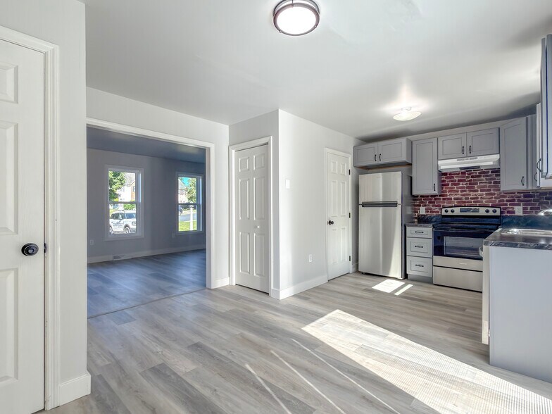 Building Photo - 17 Pheasant Ln
