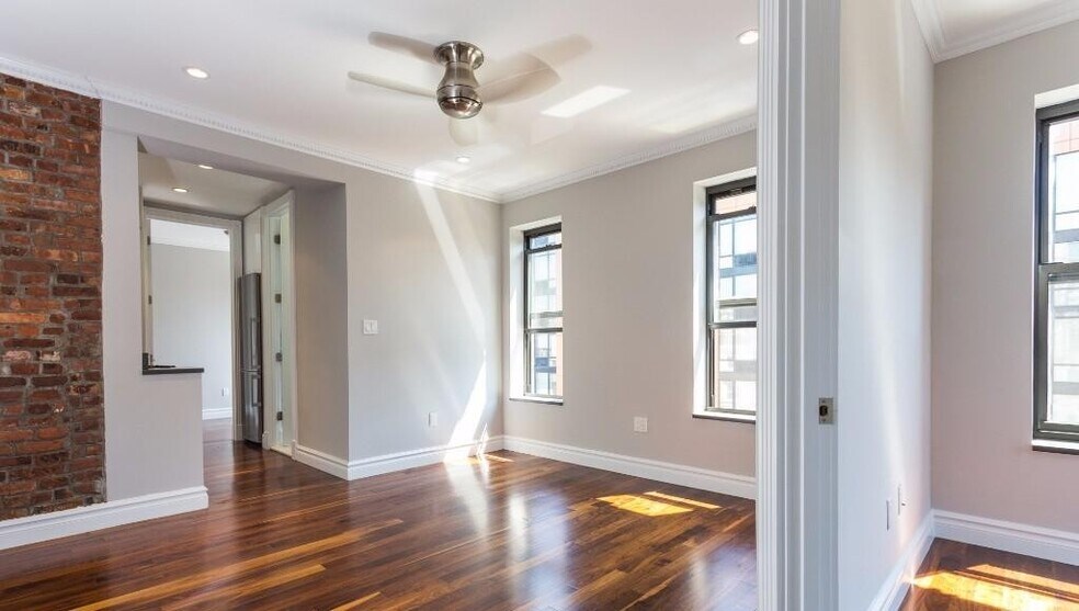 Building Photo - 1590 Lexington Ave