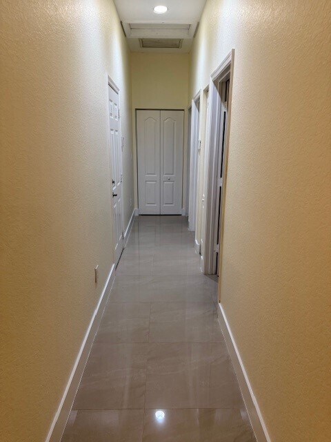 Building Photo - 2304 NE 37th Terrace