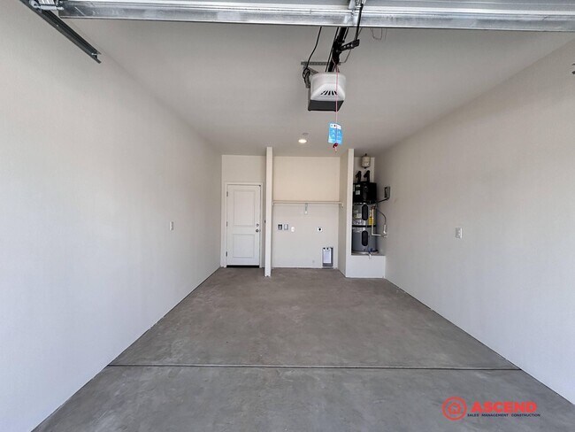 Building Photo - 6012 Curvy Hills Dr