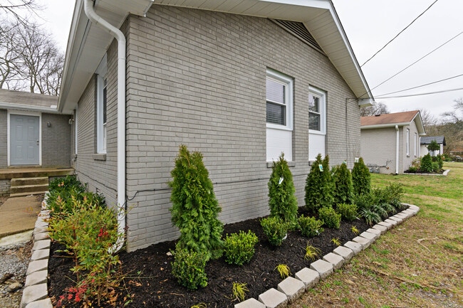 Building Photo - 6309 Thunderbird Dr