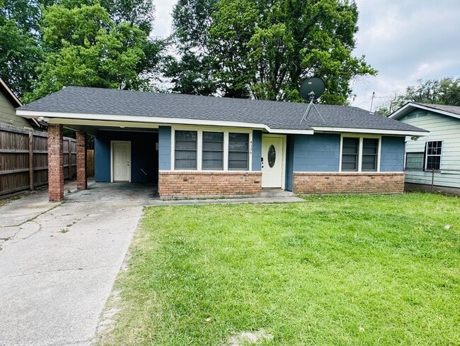 Building Photo - 4136 Mohican St