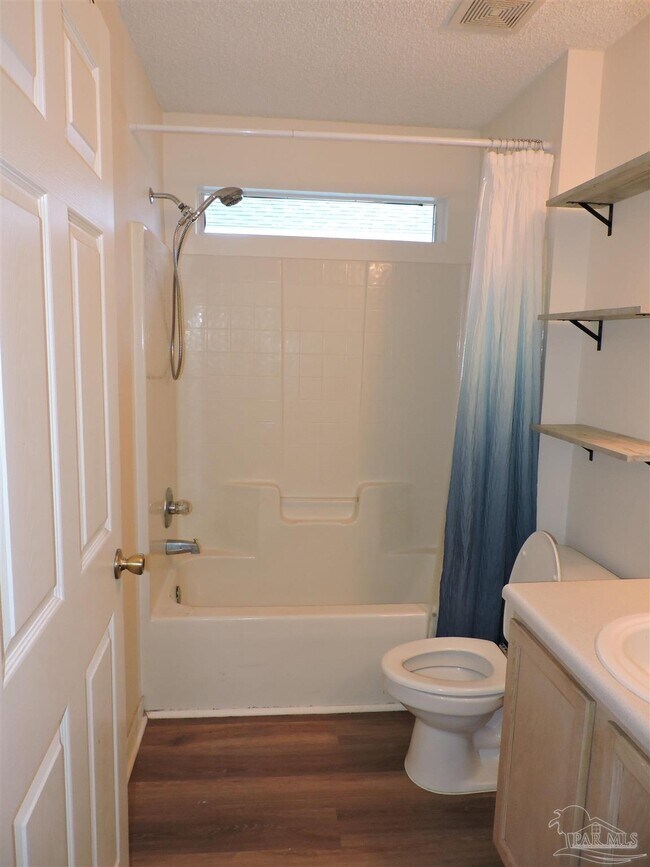 Building Photo - 2320 Trailwood Dr