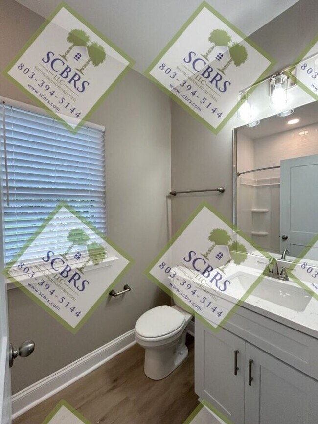 Building Photo - Modern 6-bedroom, 5-bath homes Just 8 Bloc...