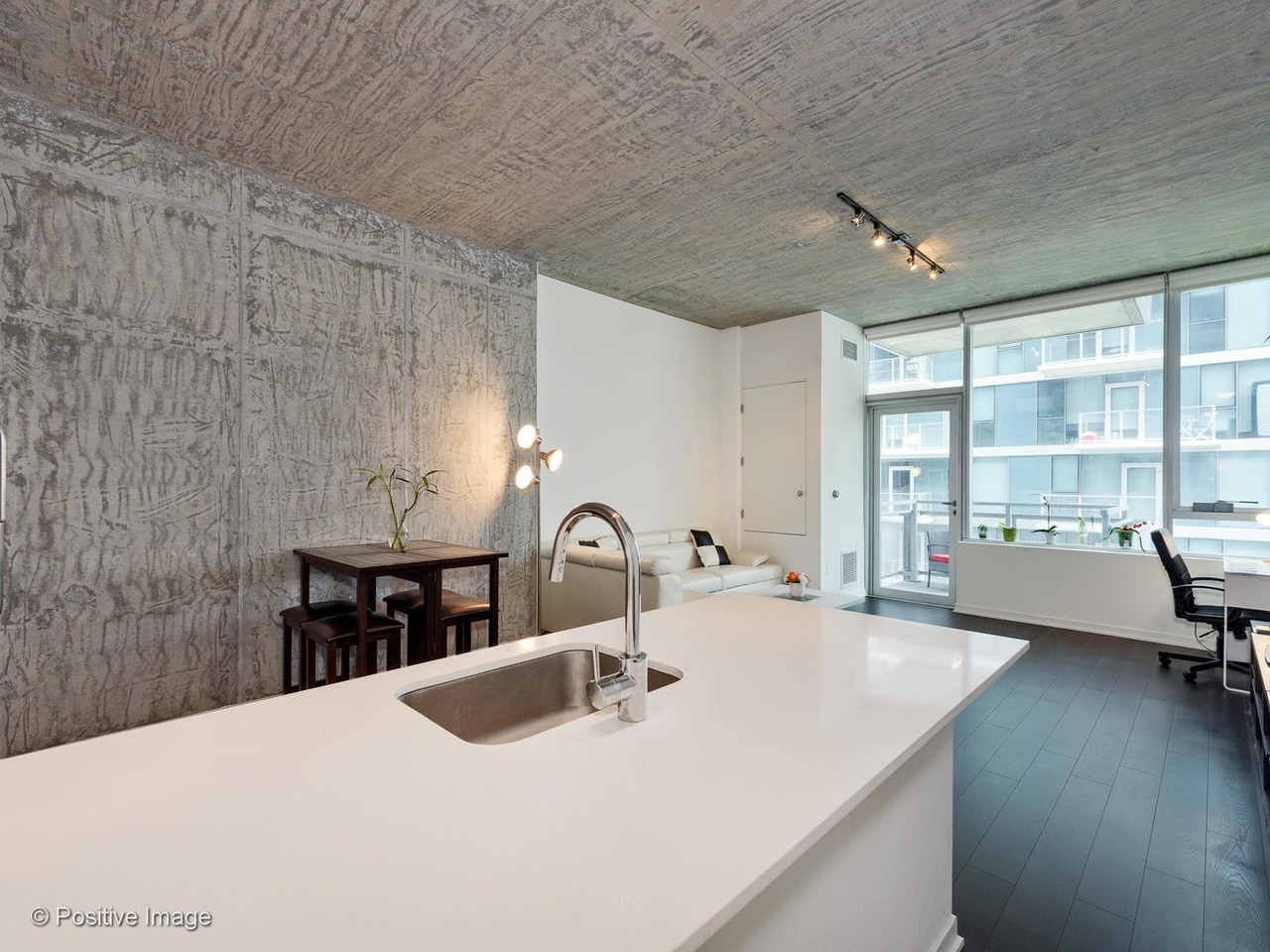 Building Photo - 1345 S Wabash Ave