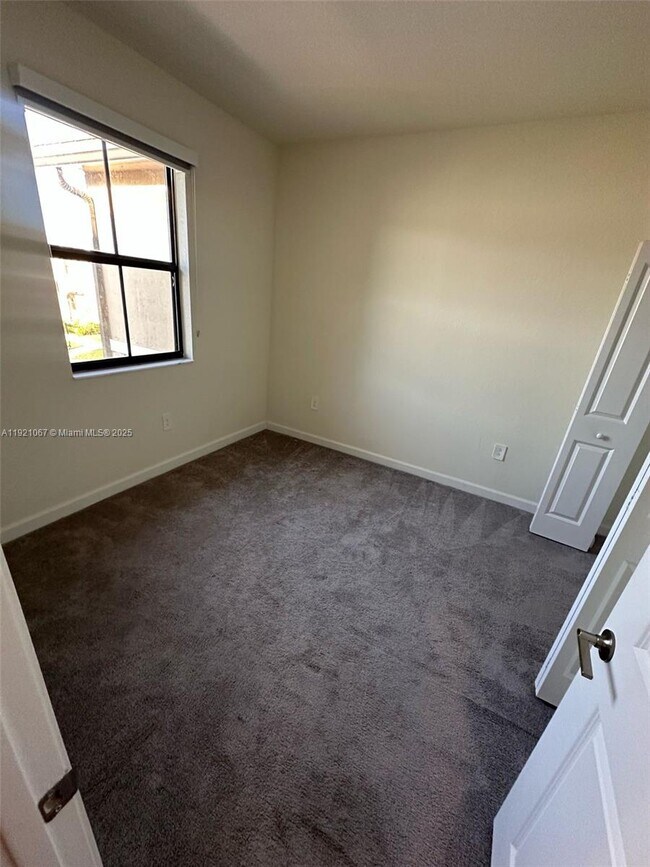 Building Photo - 3302 W 114th Terrace