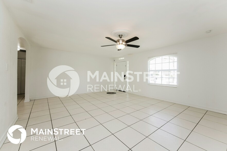 Building Photo - 4003 3rd St W