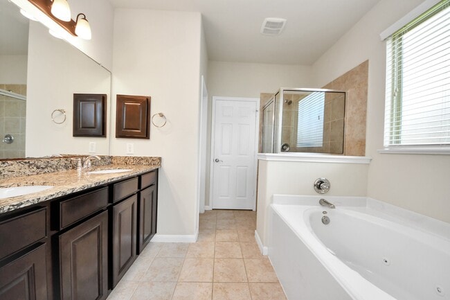 Building Photo - 7714 Guldan Dr