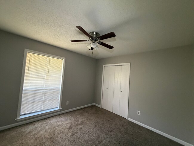 Building Photo - Charming 3BR/2BA Bartlett Area Home | Soaring High Ceilings, Brick Fireplace & Fenced Yard