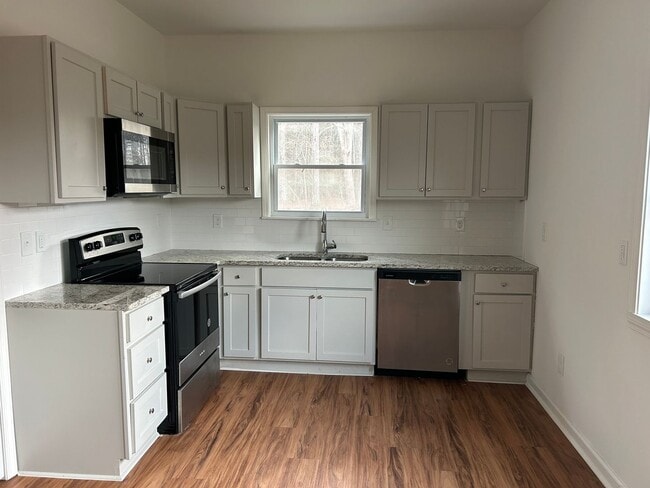 Building Photo - SPECIAL DEAL: $250 OFF FIRST MONTH'S RENT