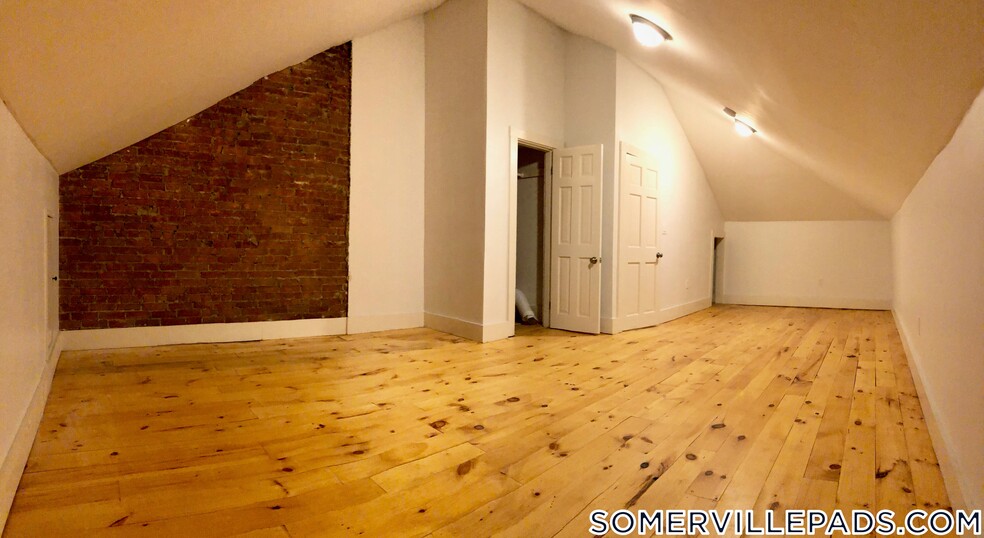 Building Photo - 105 Summer St