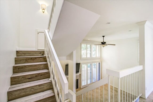 Building Photo - Modern Elegance Meets Calabasas Comfort