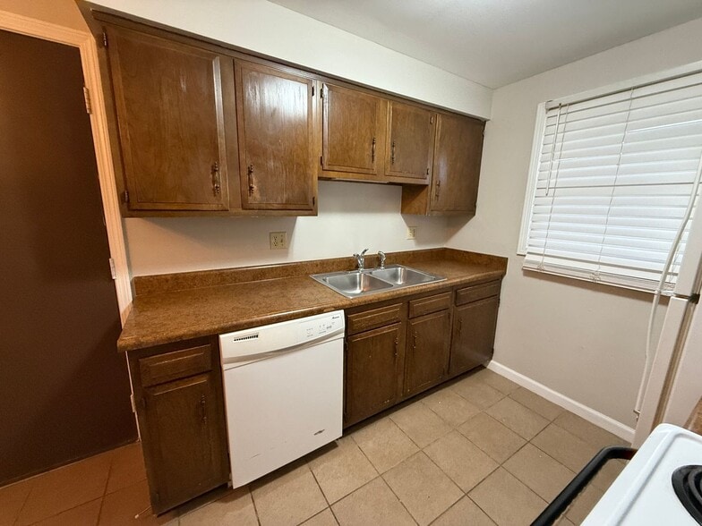 Building Photo - 2308 Valley Creek Run