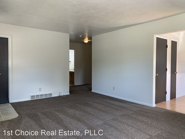 Building Photo - 3 br, 1 bath House - 5523 W. Michigan Ave.