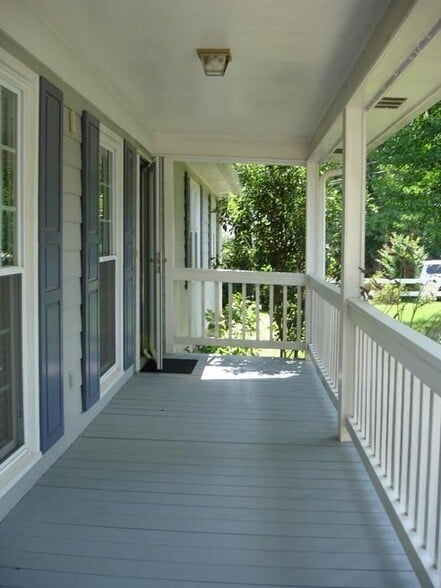Building Photo - 488 Slew Ave