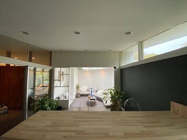 Building Photo - 2104 Zuppke Dr