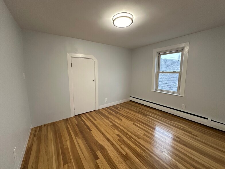 Building Photo - 144 Union St