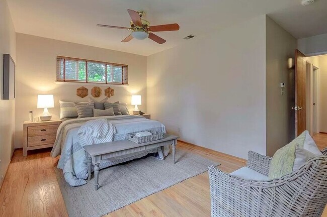 Building Photo - Fantastic 3 Bed 2 Bath Home Available Now!