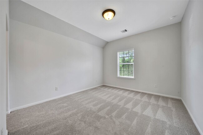 Building Photo - 17506 Mineral Bluff Ln