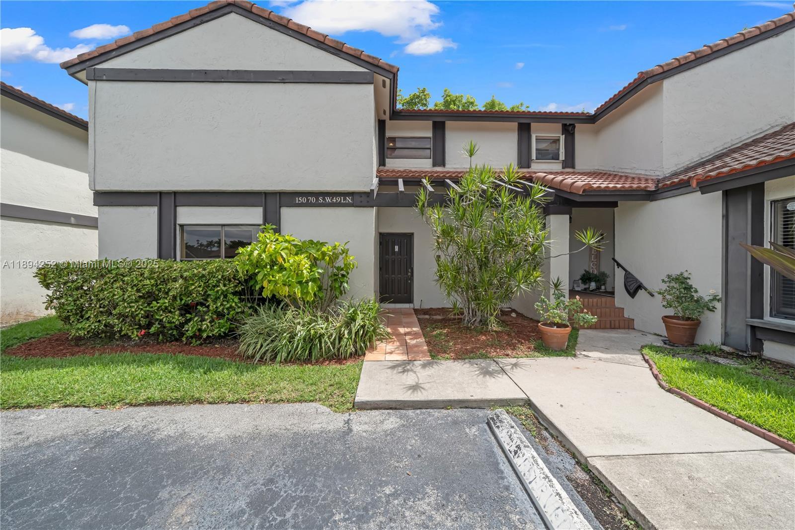 Building Photo - 15070 SW 49th Ln