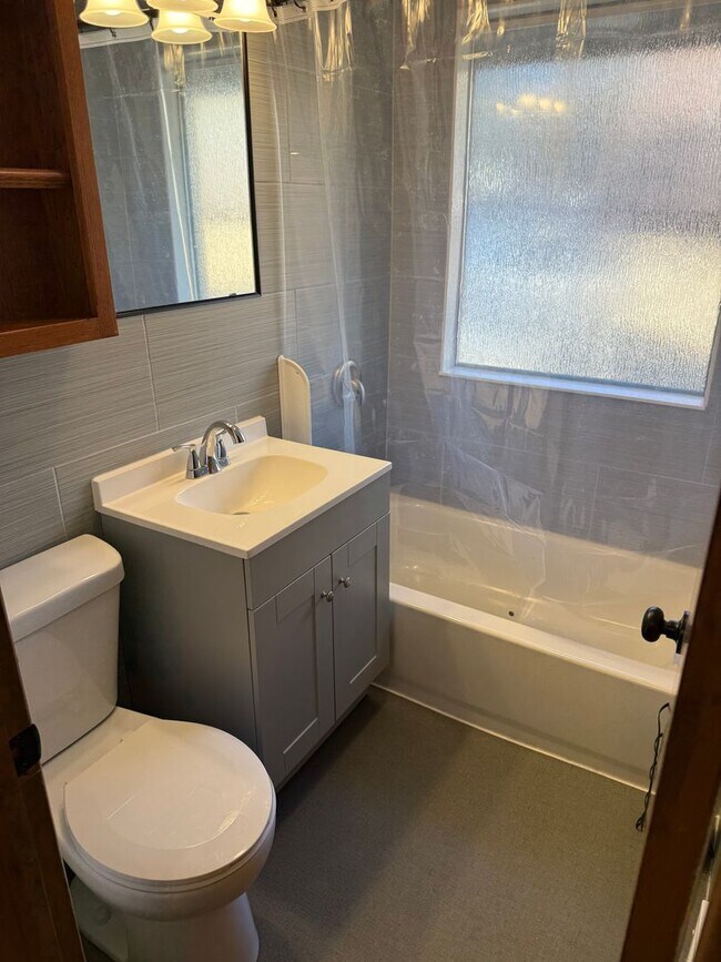 Building Photo - Gardiner Ave S. 223-225