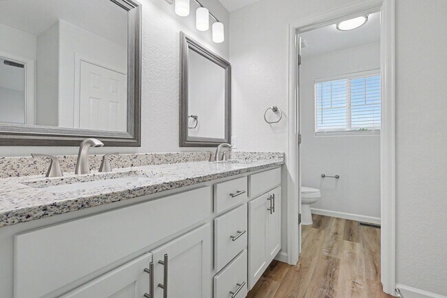 Building Photo - 7416 Sandy Springs Point